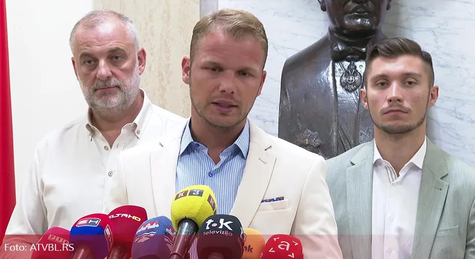 Градоначелник обмануо младе брачне парове, ништа од бесплатних плацева