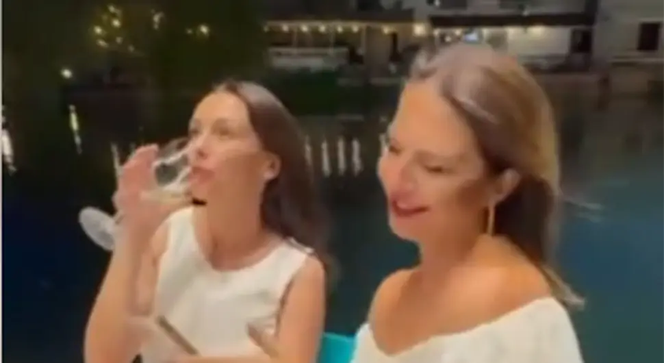 Наташа Нинковић прославила рођендан на барци у Требињу