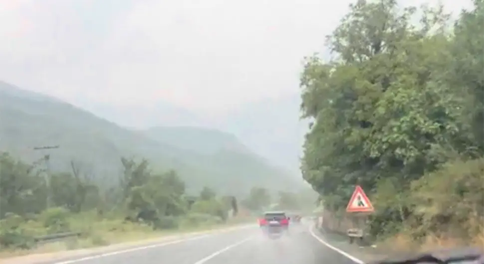 Невријеме код Мостара и Јабланице, снажна киша и лед