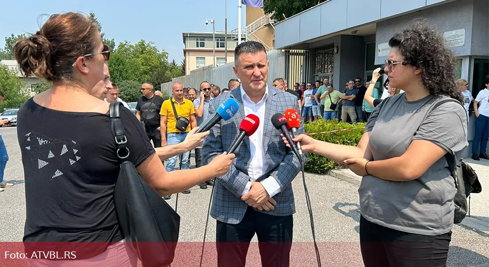 Ђајић: Не дозволити да странци уређују односе у земљи