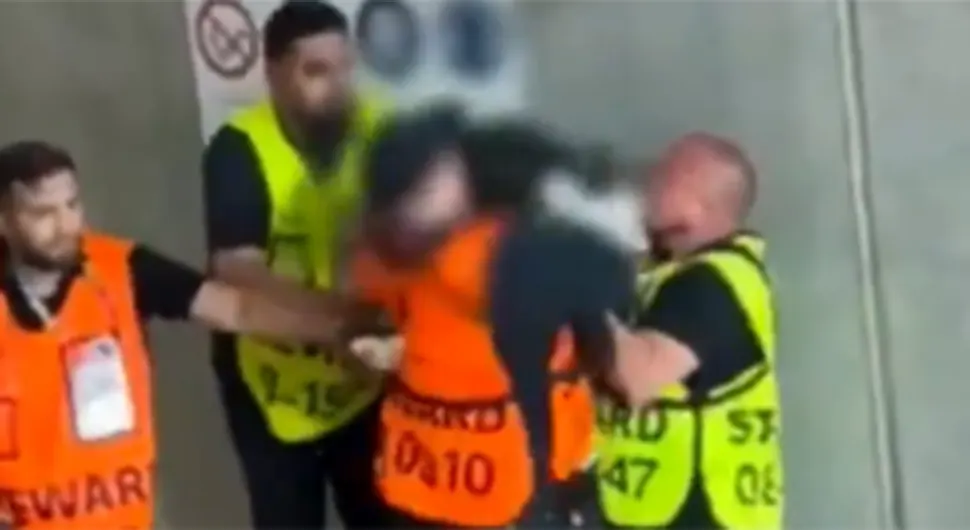 Обезбјеђење крвнички претукло навијача - шири се узнемирујући снимак са ЕУРА