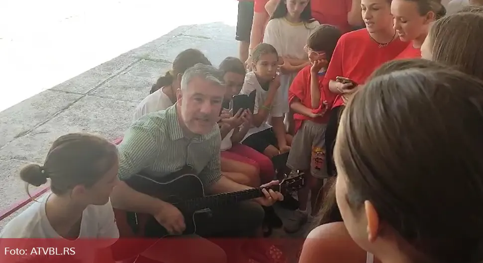 Пројекат "Социјализација дјеце Републике Српске" - Шеранић свирао, пјевао, па заиграо коло са учесницима