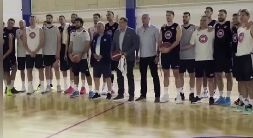 Додик посјетио кошаркаше Србије и пожелио им срећу на Олимпијским играма
