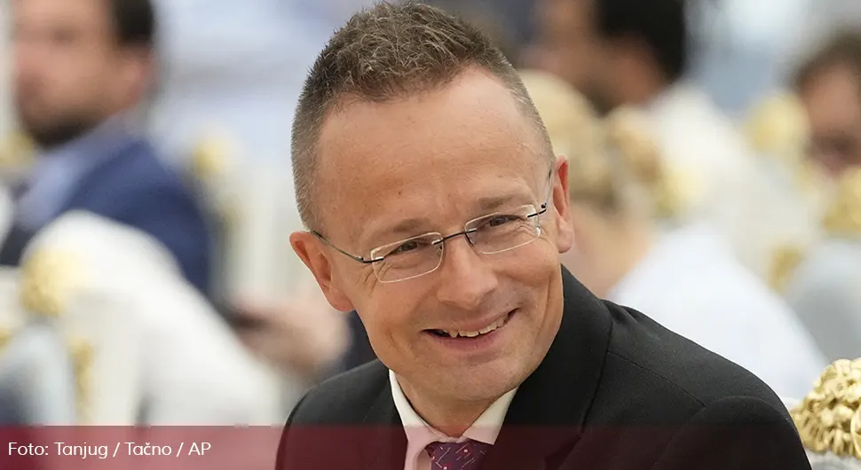 Сијарто: НАТО наставља подршку Украјини, Мађарска неће да учествује у томе