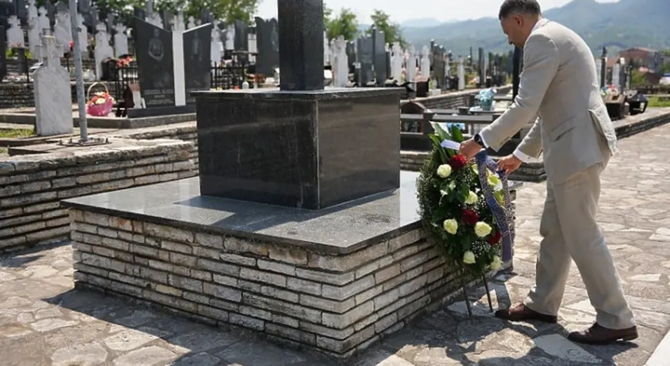 Срамно: Делегација ЕУ се извинила због ''боли коју су нанијели'' одавањем почасти српским цивилним жртвама
