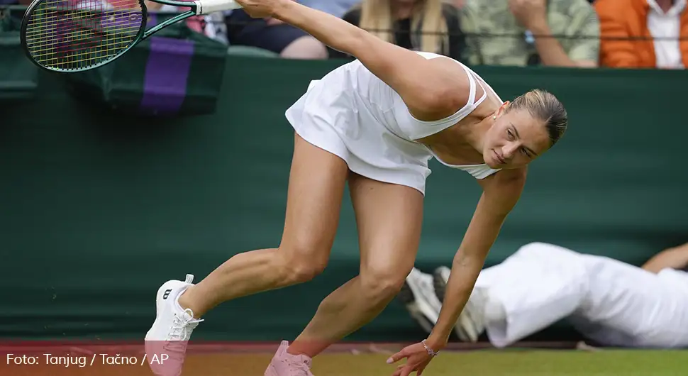 У центру пажње: Голих груди завршила на насловници пред Вимблдон, па играла у вјенчаници