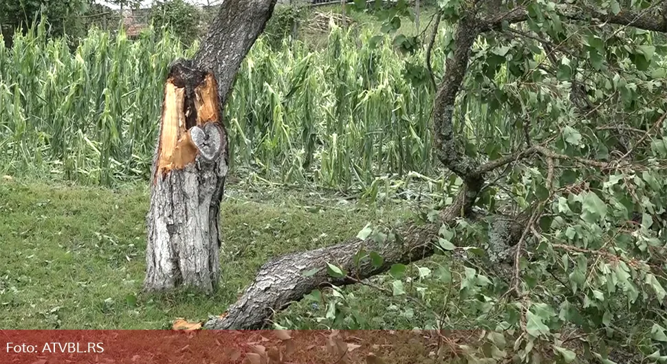 Невријеме протутњало Српском