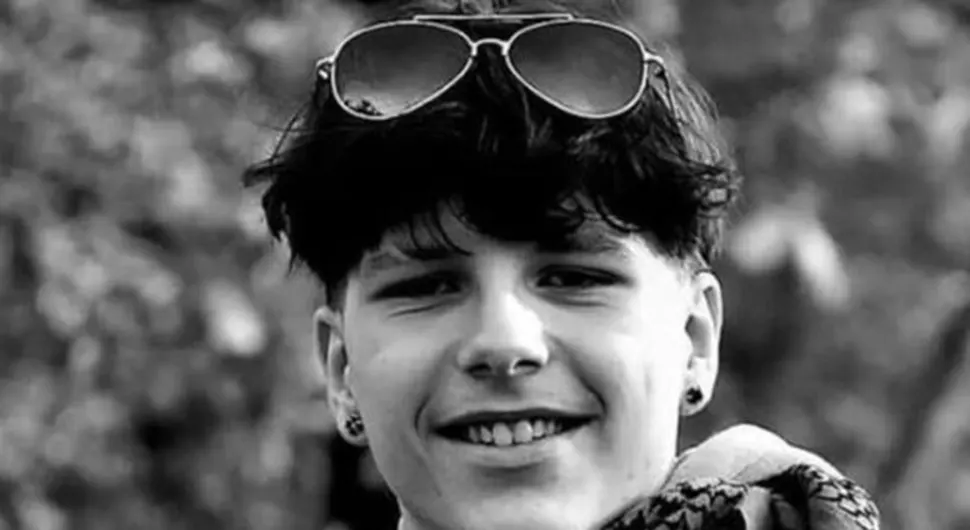 Пред очима мајке: Због вршњачког насиља извршио самоубиство