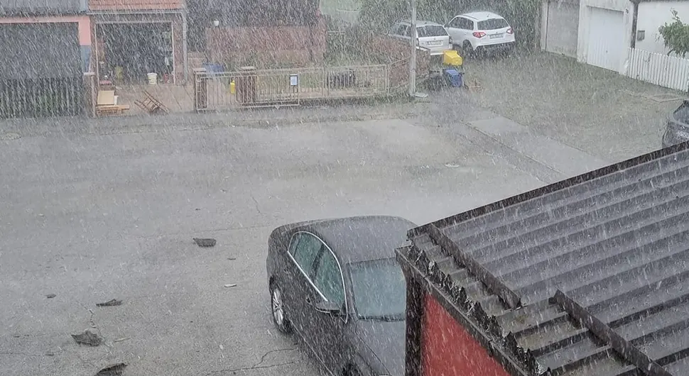 Након Словеније олуја похарала Хрватску: Летјели кровови, падала стабла