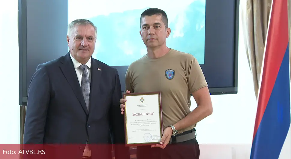 Вишковић уручио амблеме и захвалнице за гашење пожара у Српској