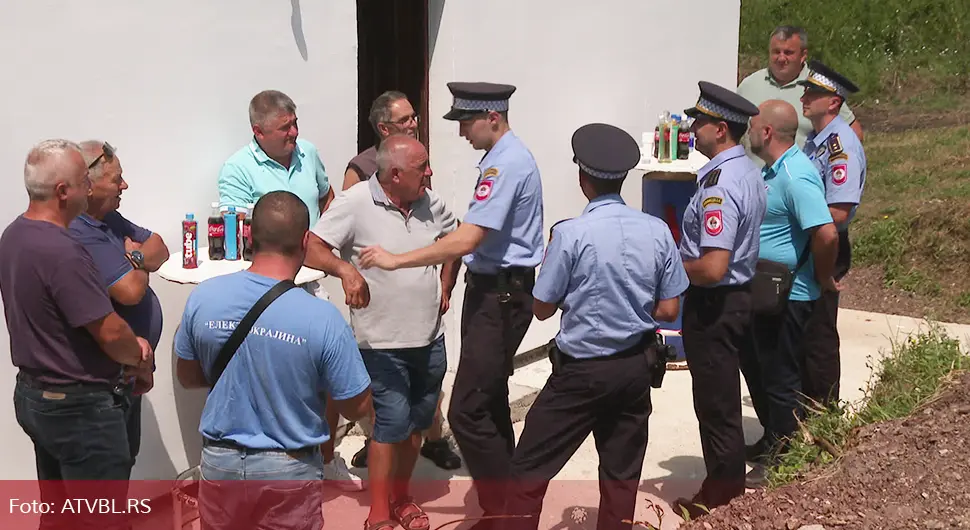 Припадници МУП-а Српске обезбиједили баки кров над главом