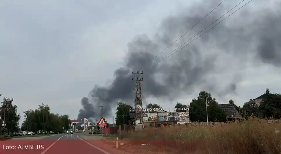 Дим над Бијељином, гори густо растиње
