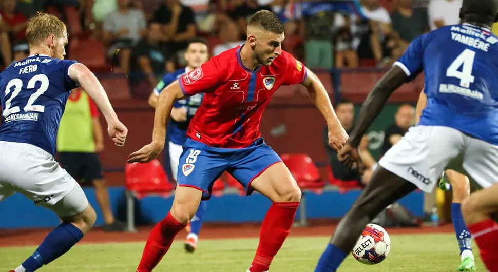 Трансфер бура у Платоновој: Чешки менаџер кочи одлазак Лукића, стижу још четири играча