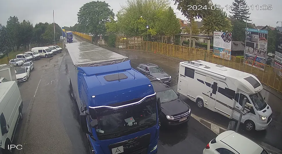 Гужва на ГП Градишка