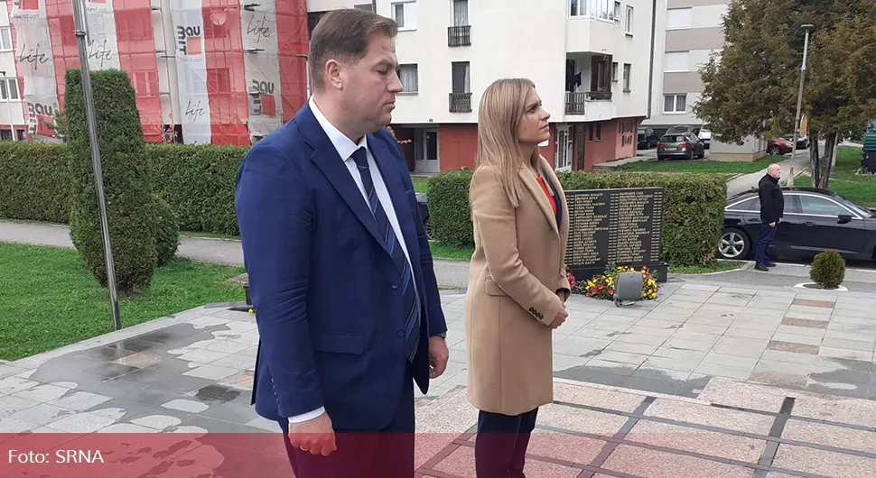 Ђурђевић Стаменковски положила вијенац на спомен-обиљежје на Палама