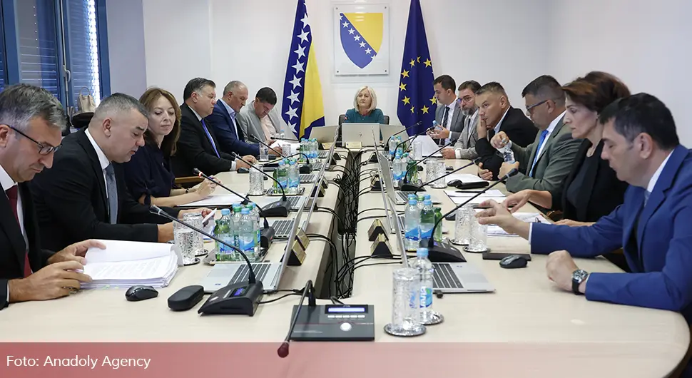 Радници дипломатско-конзуларних представништава остали без повећања плата