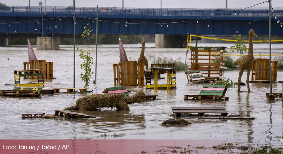 Врх воденог таласа стигао у Хрватску