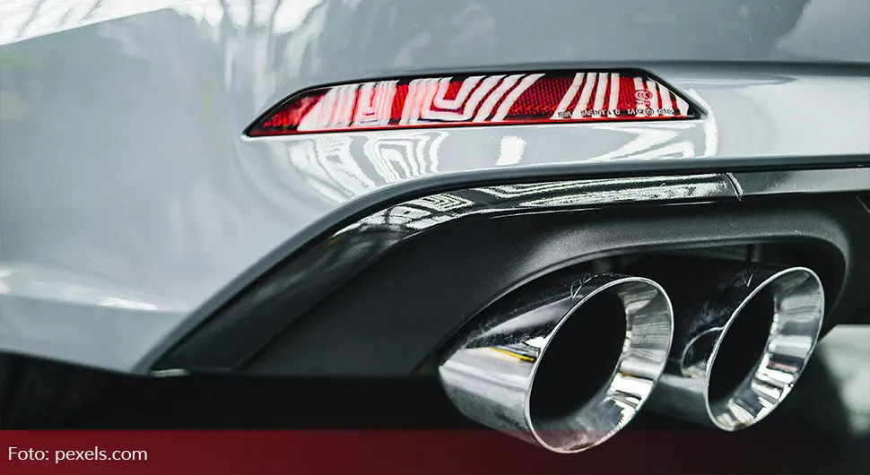 Када дим из ауспуха може указивати на озбиљан проблем