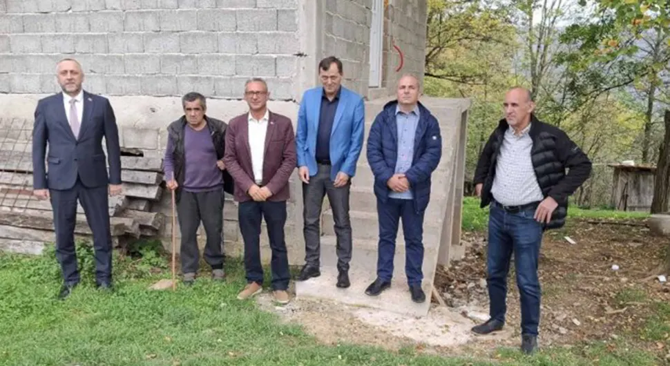 Егић у Шипову посјетио демобилисаног борца Драгу Гајановића