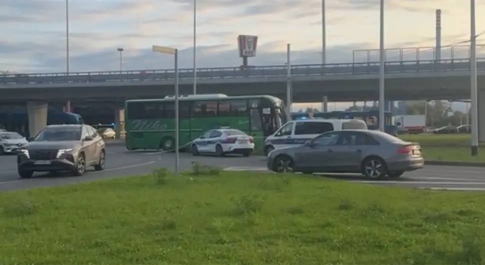 Судар трамваја и аутобуса у Загребу, погинула једна особа