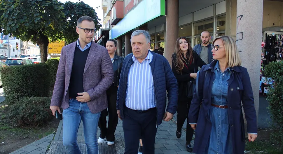 Лазић: Слушам народ и никог више