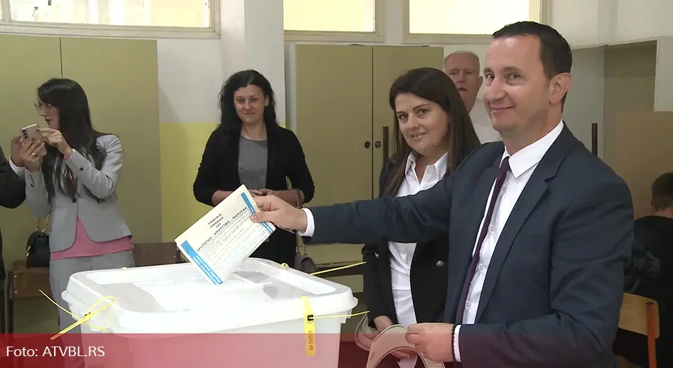 Мирко Ћурић прогласио побједу у Требињу