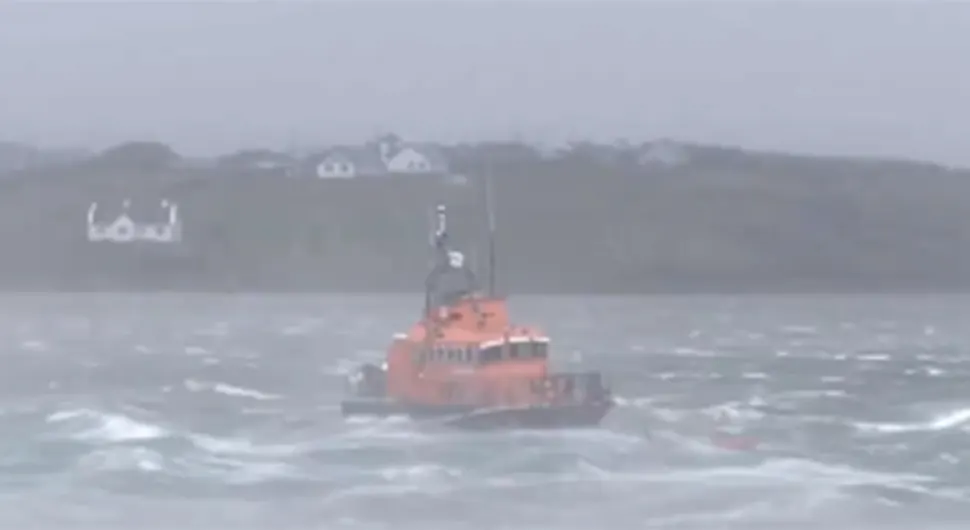 Фасцинантни и страшни снимци орканске олује која је харала Европом