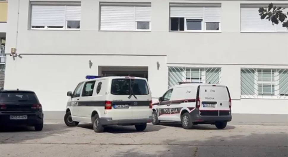 Малољетник са свог мејла 43 пута послао дојаву о бомби