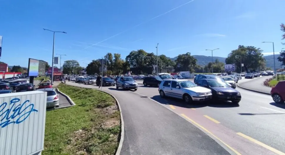 Удес код Екватора створио саобраћајни колапс