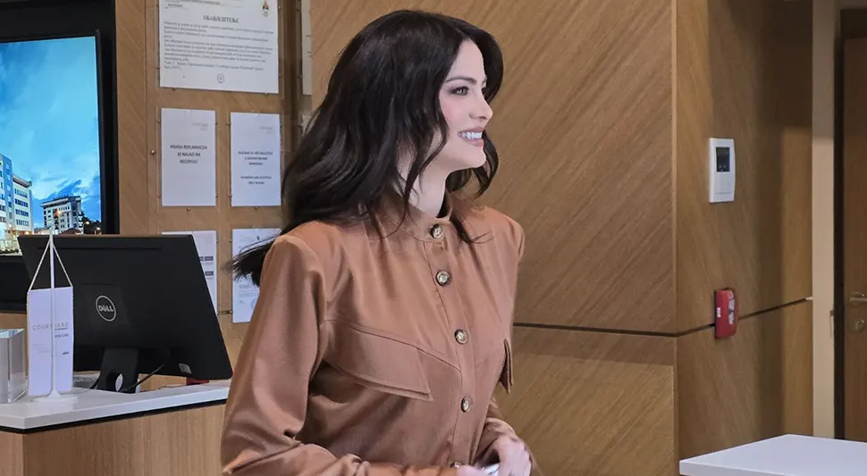 Милица Павловић стигла у Бањалуку: Најављује спектакуларни концерт у дворани Борик