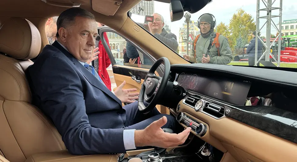 Предсједник Додик: Импресивна изложба технике у Казању