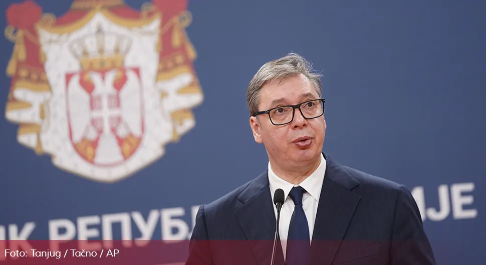 Вучић: Први пут у историји Србије министри поднијели оставке