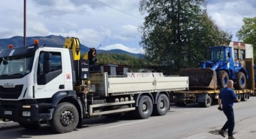 Машински тим Цивилне заштите Српске на путу за Јабланицу