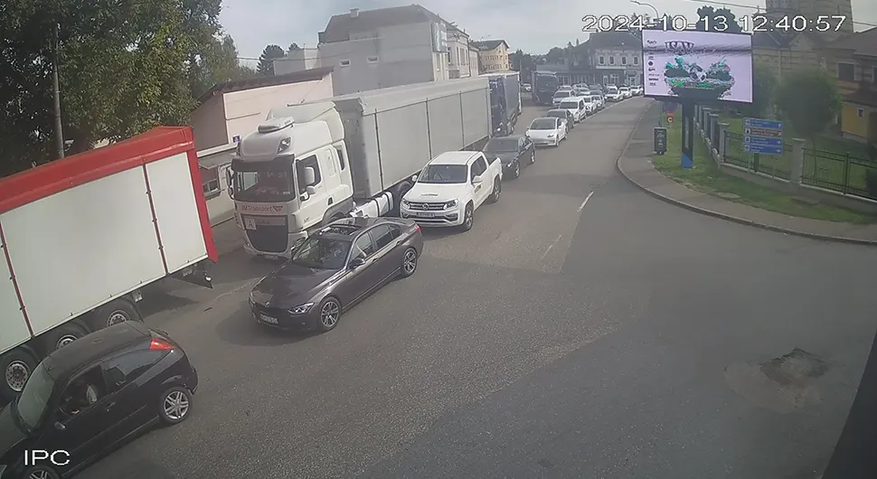 Велике гужве на граничним прелазима