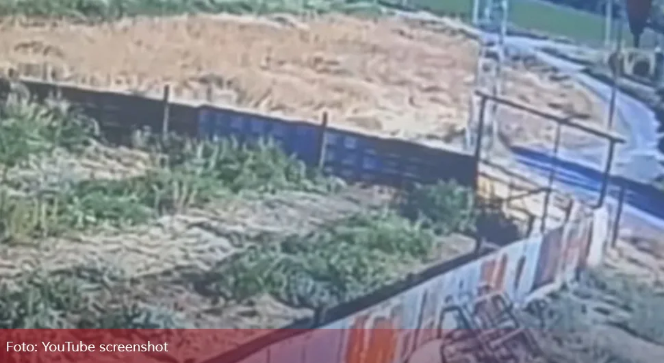 Објављен снимак на ком комшија у аутомобилу превози тијело дјевојчице!