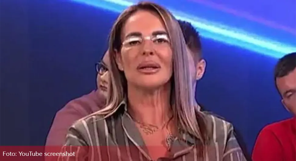 Видјеле се брадавице: Милена на бину изашла скоро потпуно голих груди