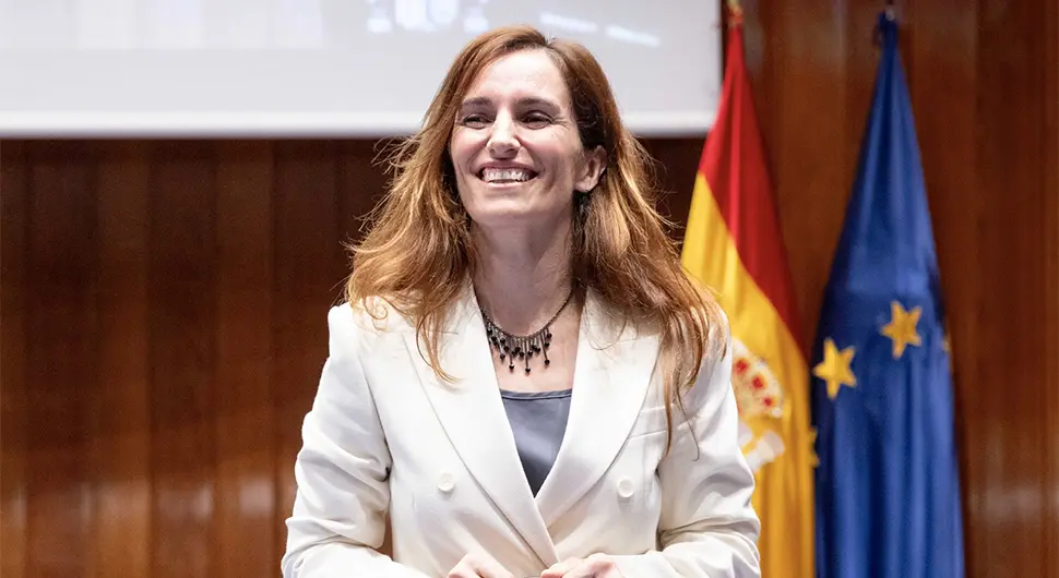 ''Нацистичке'' наљепнице на аутомобилу шпанског министра