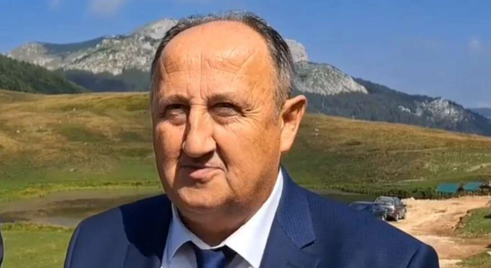 Сладоје: Српска брани Устав, а сарајевска политичка сећија девастира