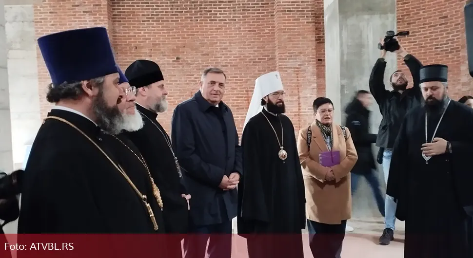 Предсједник Додик и Калабухов обилазе градилиште српско-руског храма