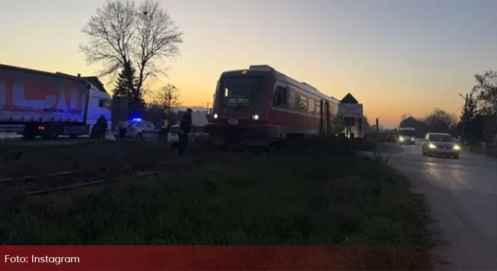 Воз ударио у камион код Врњачке Бање