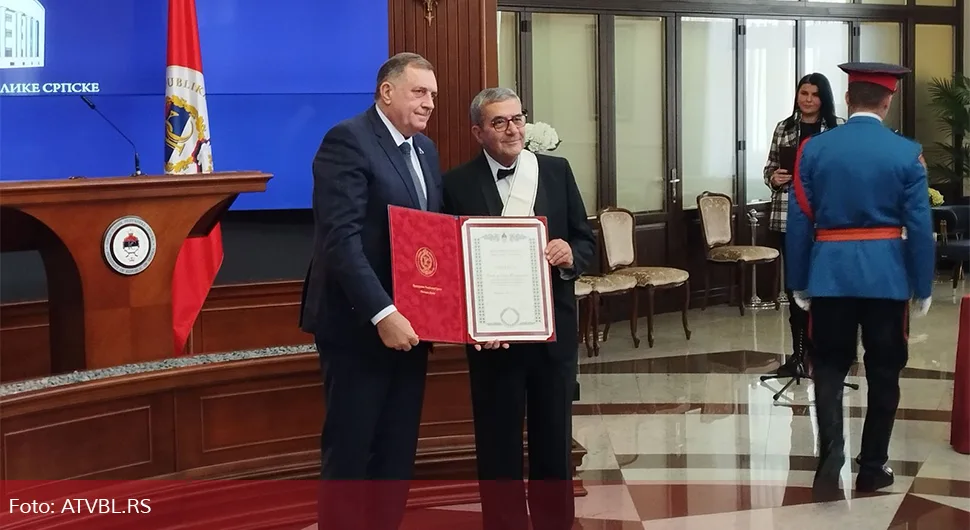 Предсједник Додик одликовао Срђу Трифковића