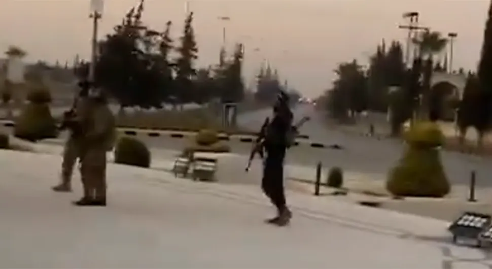 Џихадисти опкољавају главни град: Горива нема, школе затворене