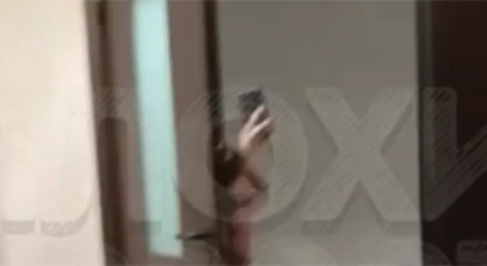 Дивља комшиница проблем: Полугола их напада
