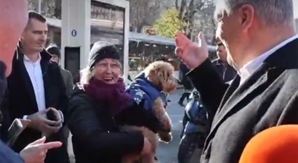 Милановића замало угризао пас на пијаци