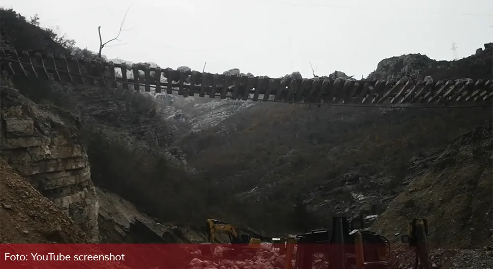 Скоро два мјесеца од поплава: Почела обнова пруге у Јабланици
