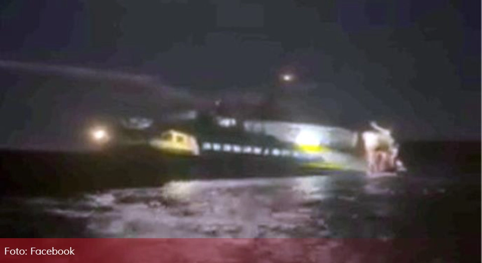 Драма на Јадрану: Катамаран се насукао, становници спашавали путнике
