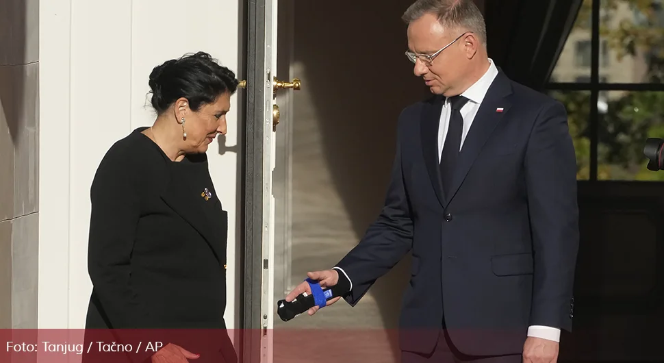 Пољски предсједник остао без дијела прста?