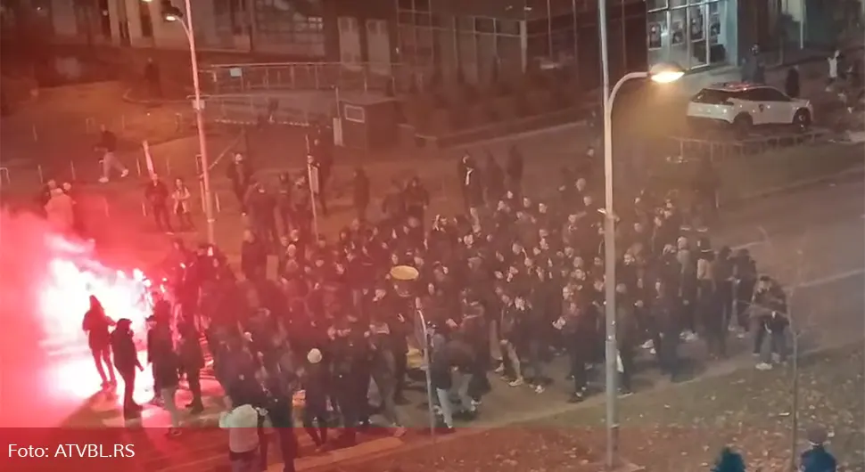 Погледајте кортео навијача Борца пред дуел са ЛАСК-ом
