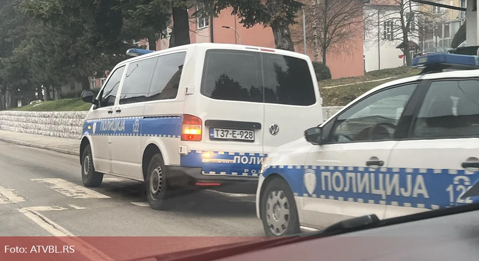 Напао полицајца на пумпи