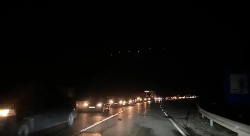 Велике гужве због саобраћајне несреће код Зенице, саобраћај преусмјерен